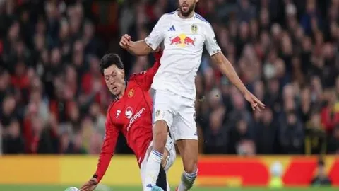 巴特勒竖中指秀领袖风采，罚球超张伯伦引美媒调侃